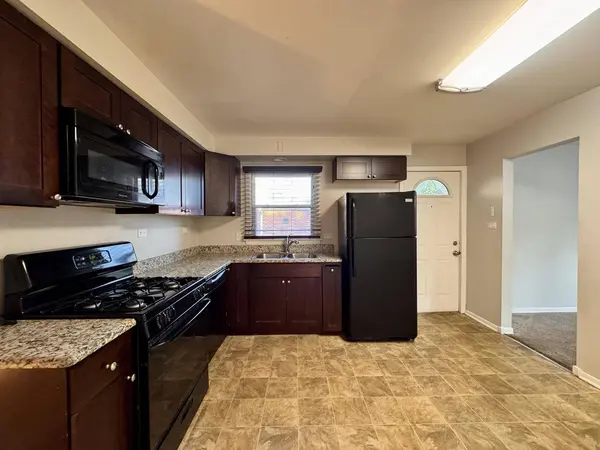 900 W Strieff Lane, Glenwood, IL 60425