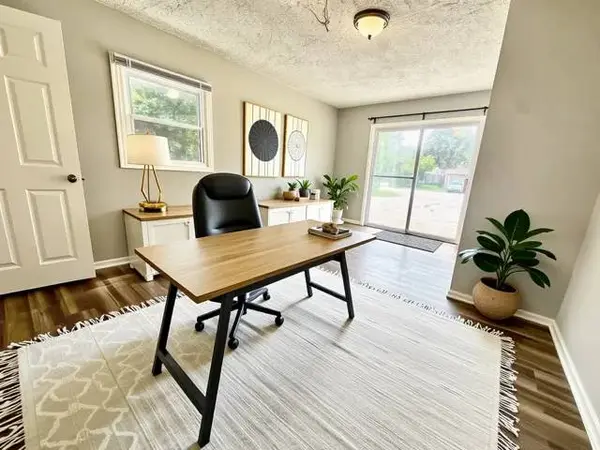 34W744 N James Drive, St. Charles, IL 60174