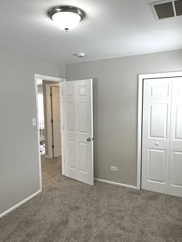 147 E Maple Drive, Glenwood, IL 60425