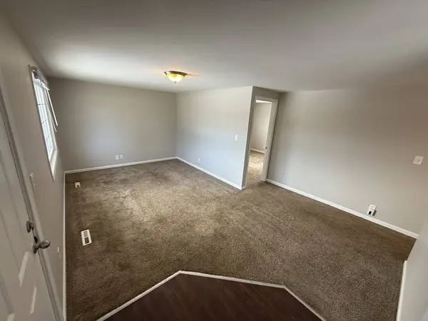 636 Jefferson Avenue, Carpentersville, IL 60110