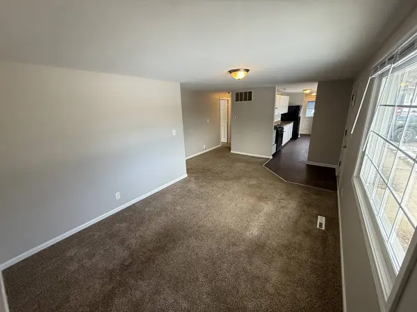 636 Jefferson Avenue, Carpentersville, IL 60110