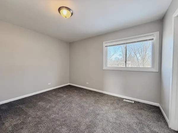 17213 Springtide Lane, Hazel Crest, IL 60429