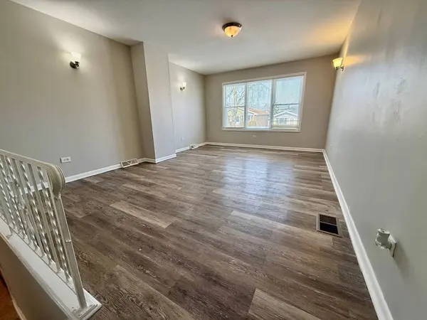 4351 Scott Street, Oak Forest, IL 60452