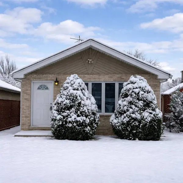 4805 S Latrobe Avenue, Chicago, IL 60638