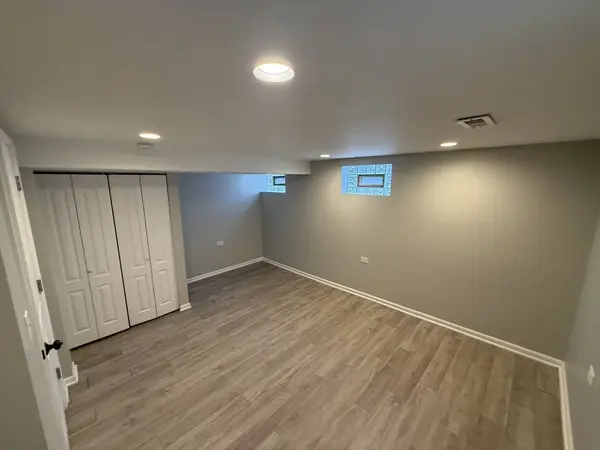 5423 W 63rd Place, Chicago, IL 60638