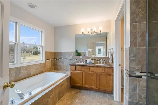 1294 HUNTERS RIDGE EAST, Hoffman Estates, IL 60192