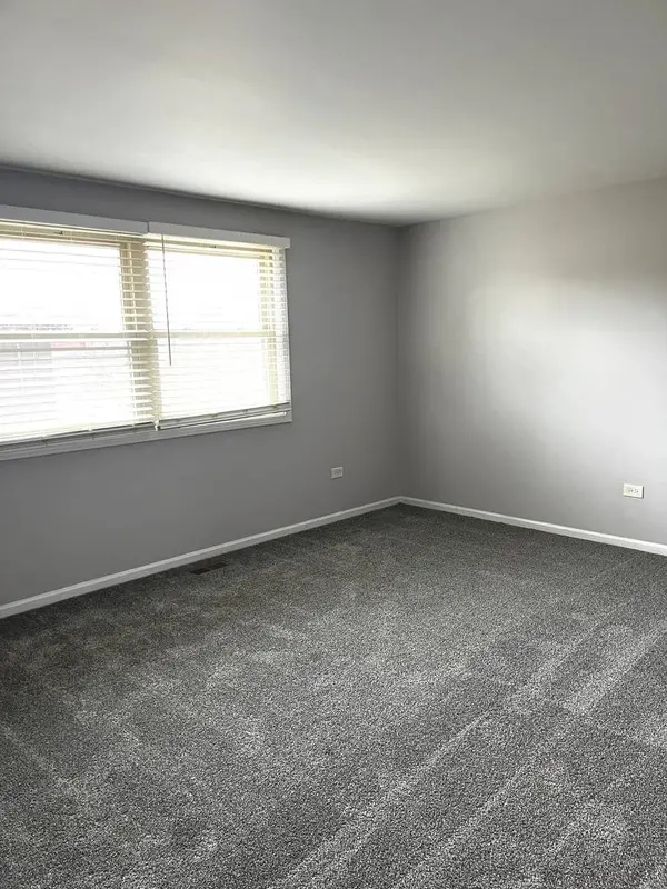 538 Blackstone Avenue, Glenwood, IL 60425