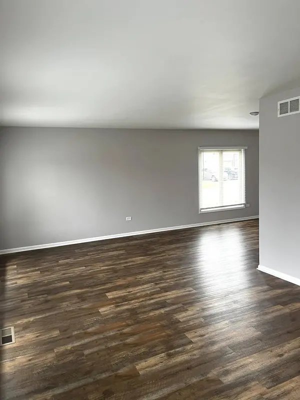 538 Blackstone Avenue, Glenwood, IL 60425