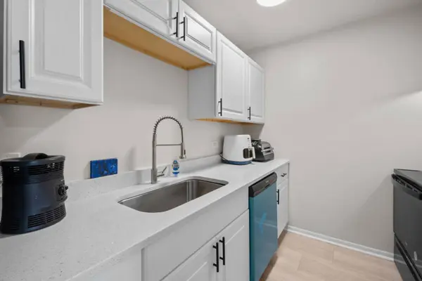 3061 BERNICE Road, Lansing, IL 60438