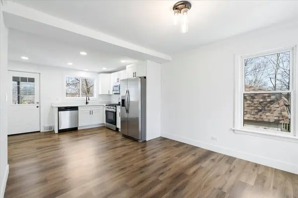 122 S Park Street, Westmont, IL 60559