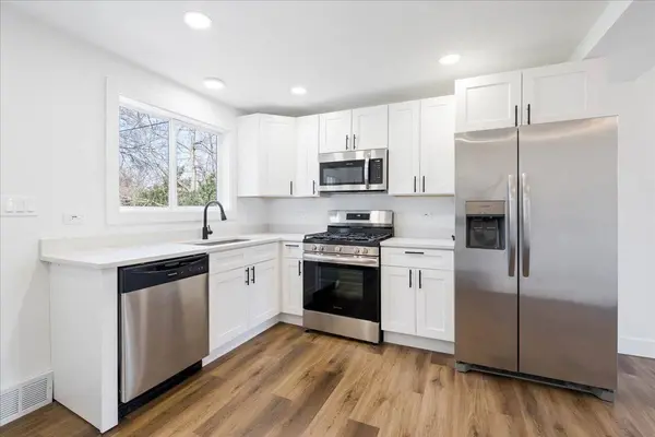 122 S Park Street, Westmont, IL 60559