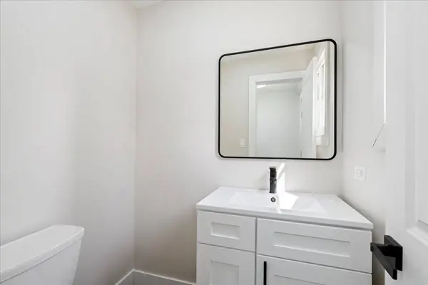 122 S Park Street, Westmont, IL 60559