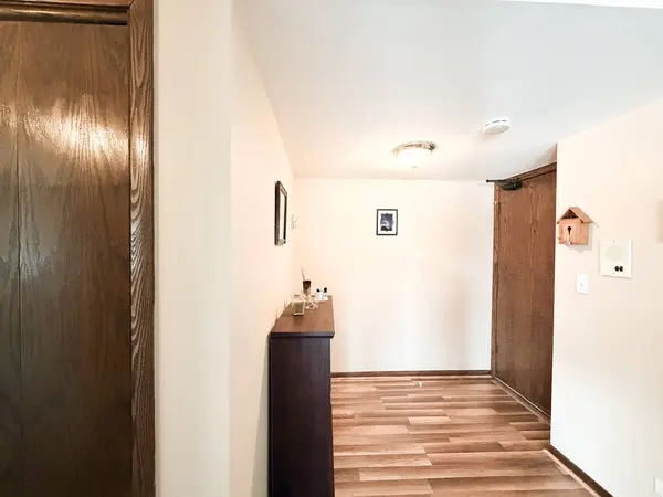 1660 E Thacker Street #1D, Des Plaines, IL 60016