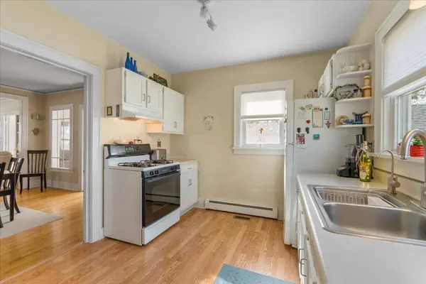 140 S Oriole Trail, Crystal Lake, IL 60014