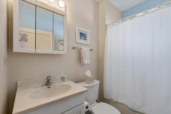 140 S Oriole Trail, Crystal Lake, IL 60014