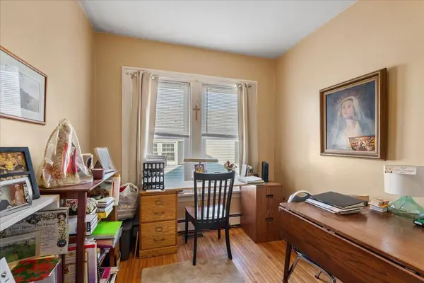 140 S Oriole Trail, Crystal Lake, IL 60014