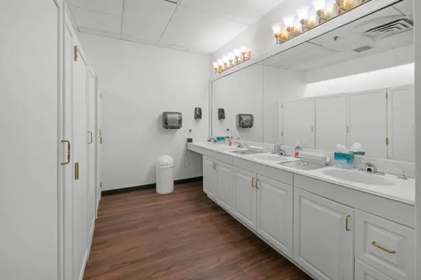 1477 Barclay Boulevard, Buffalo Grove, IL 60089