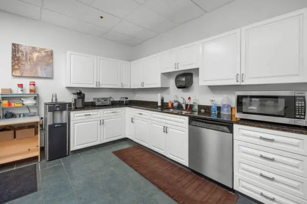 1477 Barclay Boulevard, Buffalo Grove, IL 60089