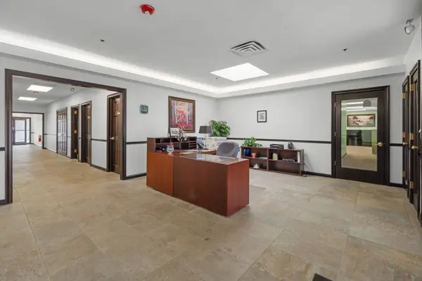 1477 Barclay Boulevard, Buffalo Grove, IL 60089