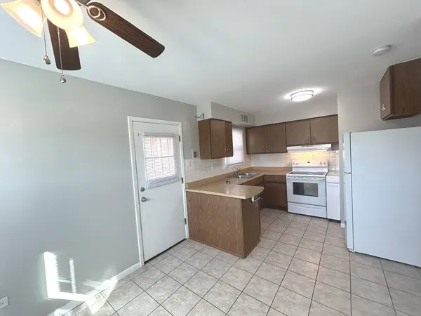 12725 S Saginaw Avenue, Chicago, IL 60633