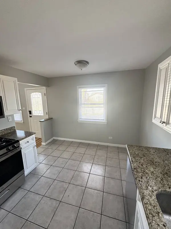 7609 Lockwood Avenue, Burbank, IL 60459