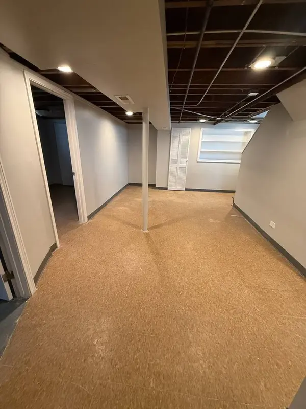 7952 S Trumbull Avenue, Chicago, IL 60652