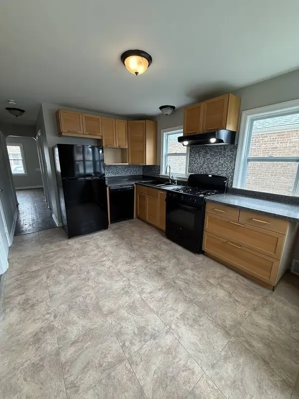 7952 S Trumbull Avenue, Chicago, IL 60652