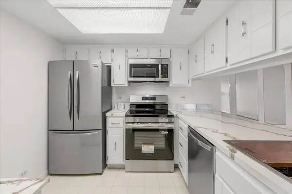 820 Elder Road #C411, Homewood, IL 60430