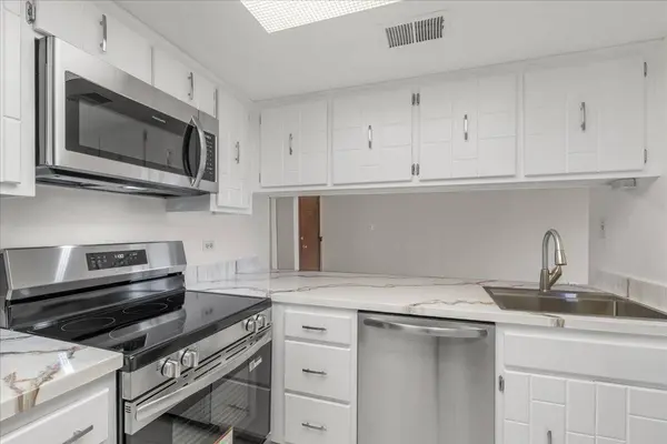820 Elder Road #C411, Homewood, IL 60430