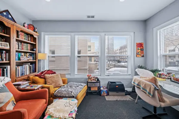 612 W Stratford Place #1, Chicago, IL 60657