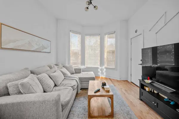 1813 N Kedzie W Avenue, Chicago, IL 60647