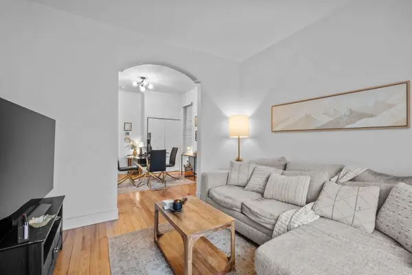 1813 N Kedzie W Avenue, Chicago, IL 60647