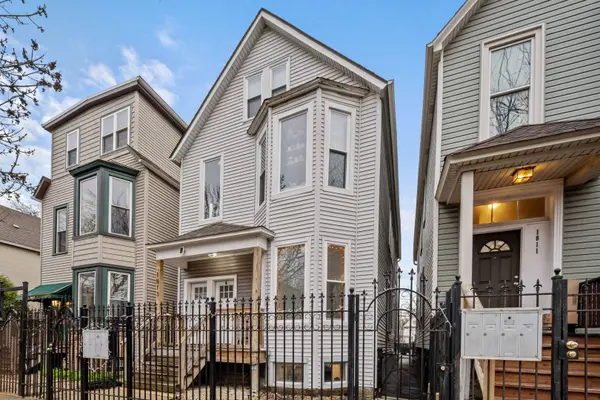 1813 N Kedzie W Avenue, Chicago, IL 60647