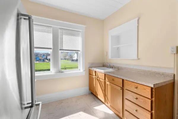 544 E New York Street, Aurora, IL 60505
