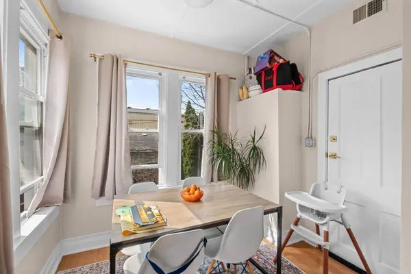 2317 W Barry Avenue, Chicago, IL 60618