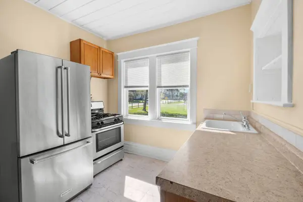 544 E New York Street, Aurora, IL 60505