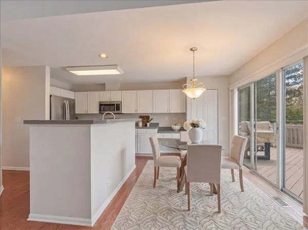 1524 Woodbury Circle, Gurnee, IL 60031