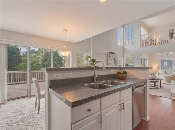 1524 Woodbury Circle, Gurnee, IL 60031