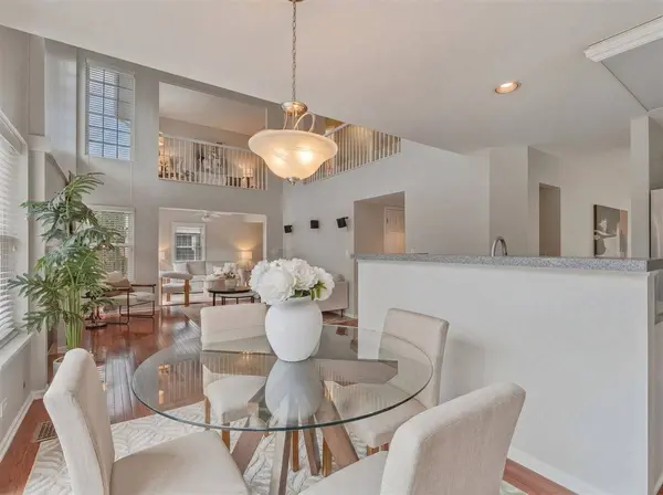 1524 Woodbury Circle, Gurnee, IL 60031