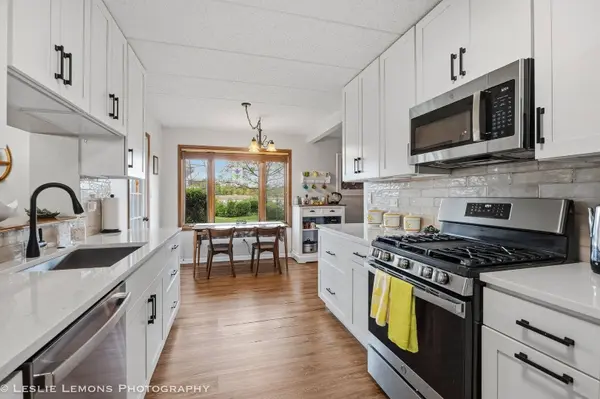 9729 Mill E Court #B1, Palos Park, IL 60464