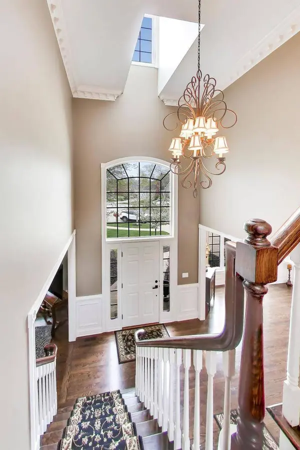 1N644 WOODHALL Court, Winfield, IL 60190