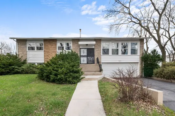 2808 Cherrywood Lane, Hazel Crest, IL 60429