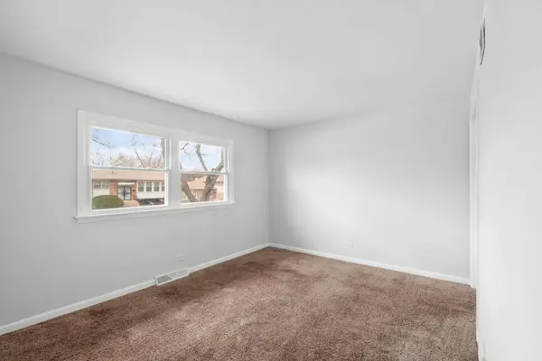 2808 Cherrywood Lane, Hazel Crest, IL 60429