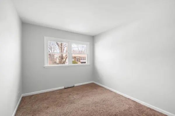 2808 Cherrywood Lane, Hazel Crest, IL 60429