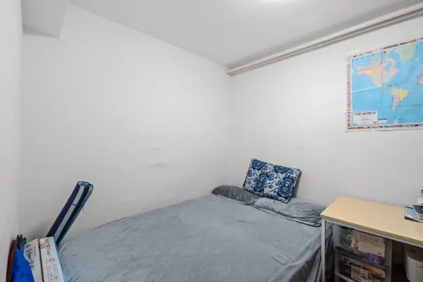 2250 S Sacramento Avenue, Chicago, IL 60623
