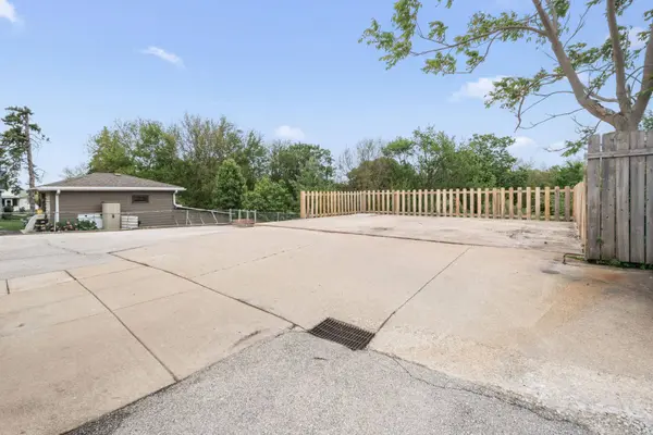 607 Walnut Street, Lemont, IL 60439