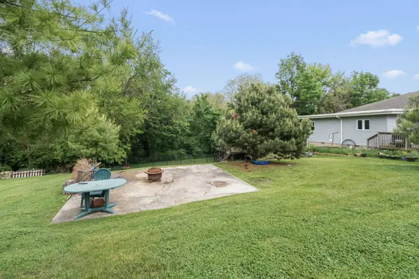 607 Walnut Street, Lemont, IL 60439