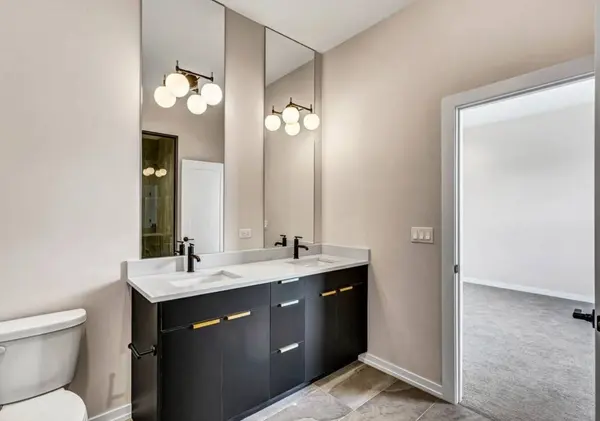 4906 S Saint Lawrence AVE, Chicago, IL 60615