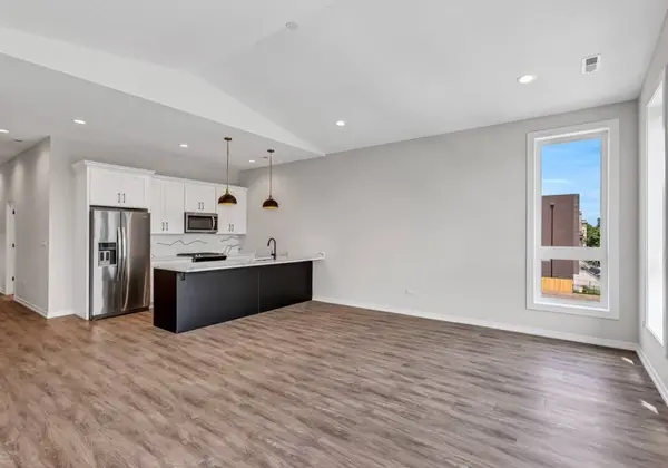 4906 S Saint Lawrence AVE, Chicago, IL 60615