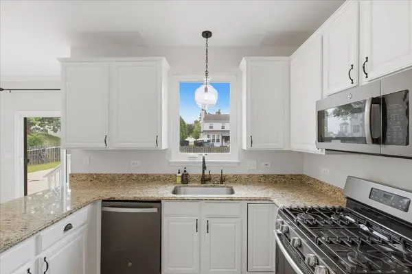 58 W OLD MILL TRL, Antioch, IL 60002